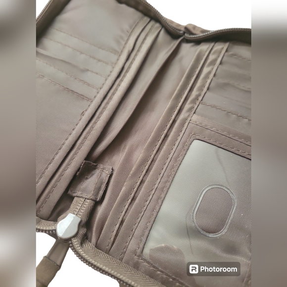 EUC Thirty-One Zipper Wallet - Picture 3 of 6